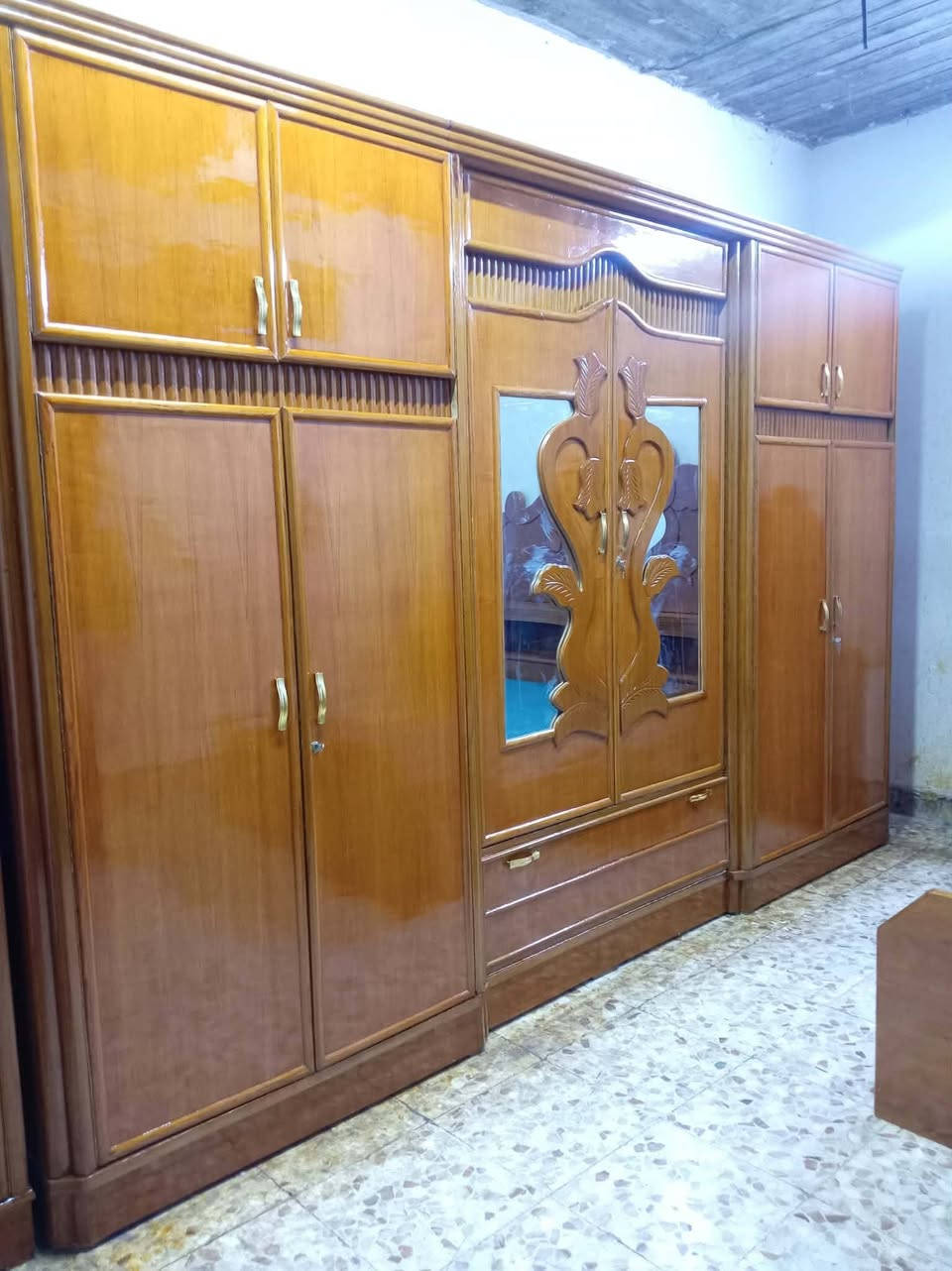 غرفة نجارة • صاج داخل خارج • حله