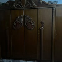 غرفه اخشاب للييع قيم السعر بيها اضرار بسيطه خشبه الجربايه مكسوره للاتص...