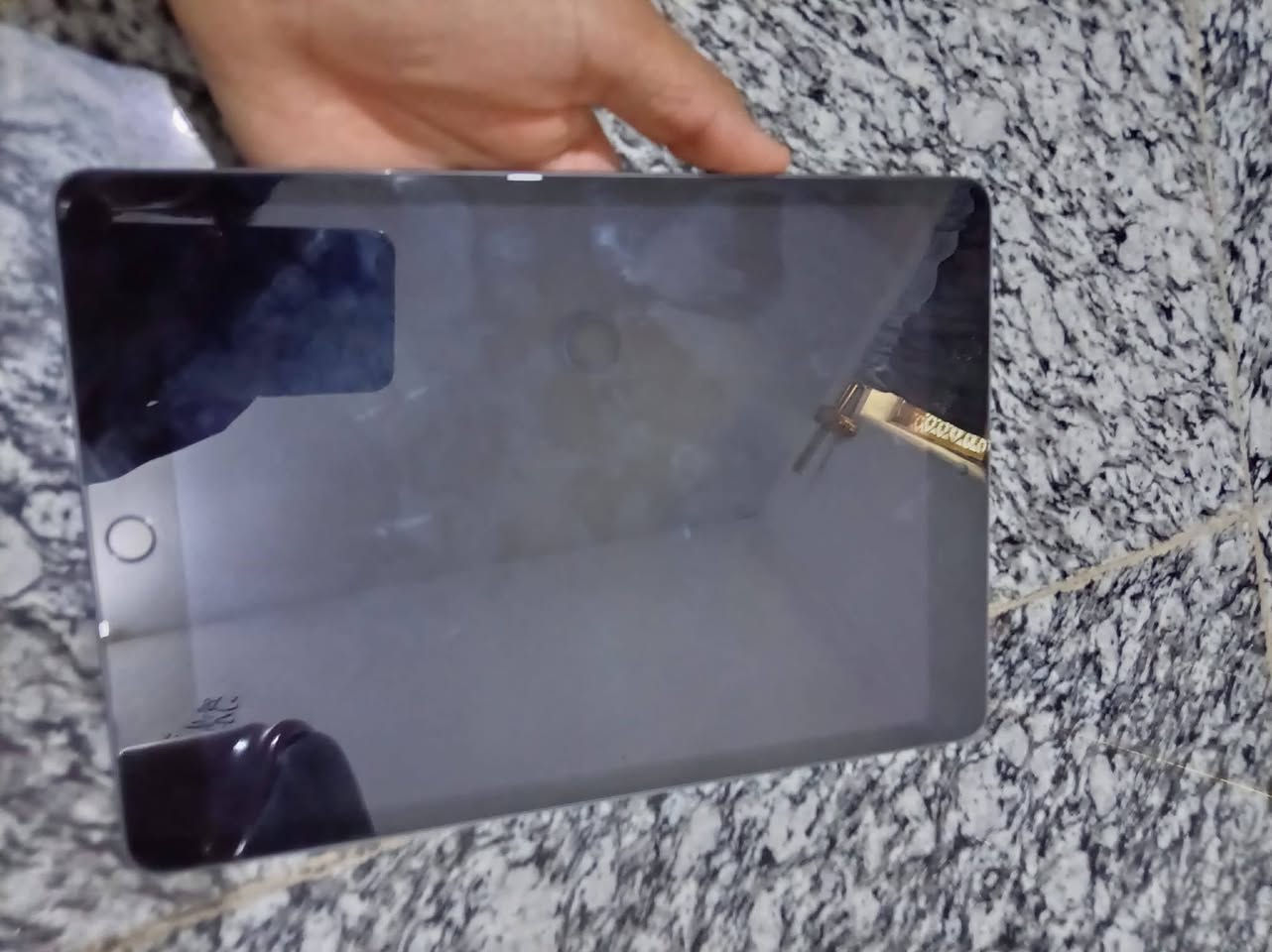 السلام عليكم ايباد 9 جهاز كامل مكمل مكفول من كلشي بطاريه 90 ذاكره 64 كامل ملحقات كارتون ويا كفر شفاف الاصلي هديه للبيع راسلني خاص او اتصل ***********
مكاني مسيب طريق كربلاء بغداد ♥️
