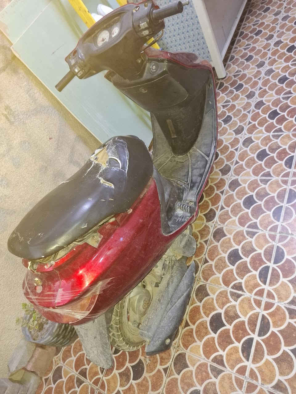 سلام عليكم دراجه نوع فراشه للبيع فقط مثل ماتشوفون الدراجه كفراتهه تعبانه مامعتنين بيهه لا غسل ولا تصليح الدراجه تشتغل هندر وسلف ثنينهن : كهربائياتهه ماتشتغل يعني لا لايت ولا هورن ولا عينه ولاغيرهن سعرهه 225 وبي محال مكاني المعقل
***********
