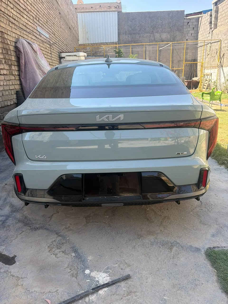 السلام عليكم
K4 2025 GT Line وارد امريكي 
الضرر تبديل بنيد 
بدون رقم 
فول مواصفات 
بصمه 
تشغيل عن بعد 
بونوراما 
كشنات كهرباء 
كشنات +جلد + تتفئه + تبريد 
شاشه دجتل 
رادارات امامي +خلفي + جانبي 
اشاير بل مري 
شحن لاسلكي 
لايت LED 
كشن خزن ميموري 
ماشيه 17 الف 
بعد مواصفات معروفة 
العنوان بغداد 
رقم الهاتف ***********

