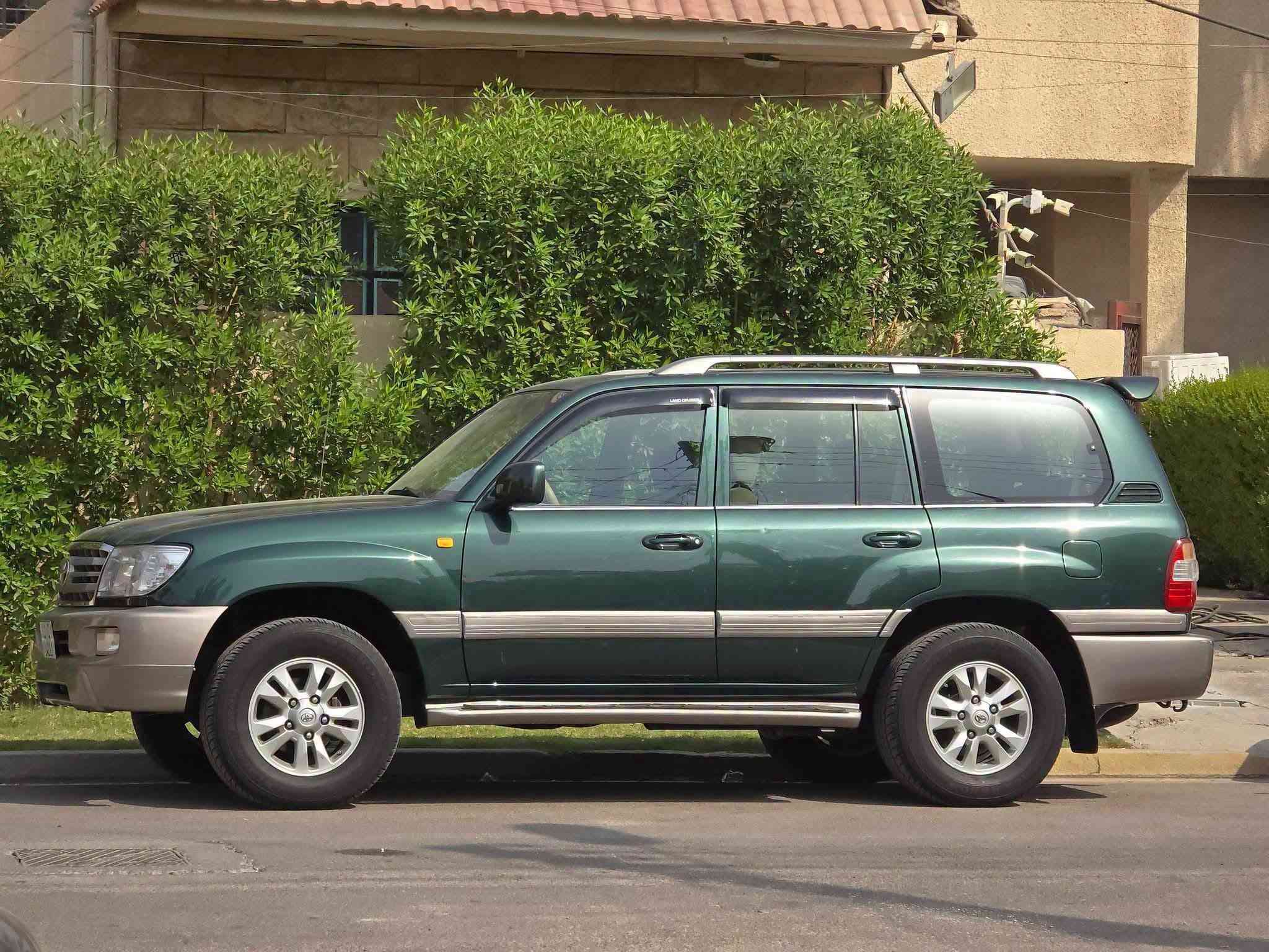 للبيع لاندكروز  2007 GXR اصل
مجدد بالكامل (كلشي بيها جديد)

رقم بغداد 

سلايد
محرك v6 العدل
 كير اوتماتيك
جام اوتو
لوكير
دبل تانكي 
7 راكب 
تبريد ٣ قطع مركزي 

بسمي شخصيا تحويل مباشر

السياره خليجي مكفولة من الضربة 

السعر 168

مكان السياره بغداد حي الاطباء بلجهاد قرب خدمي شارع المطار للتواصل 
***********

