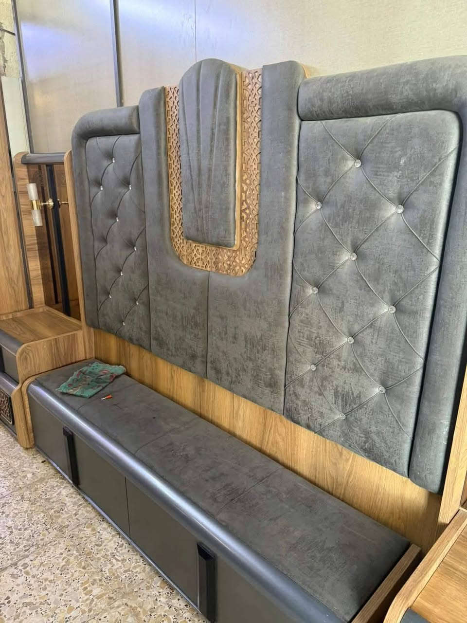👑 عرض الملوك 👑
غرفة نوم تركي 10 قطع 
نظافه 90/💯

المتكاملة: 2 كنتور + سرير + 2 ميز سايد 
+ ميز تسريحة + كرسي + شازلون + مري ديكور

دهان حراري فخم | خشب تقيل | شغل درجة اولى للحجز والاستفسار اخذ سكرين وتفضل واتس اب *********** تتوفر انواع الغرف
