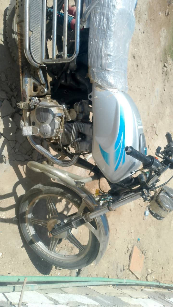 ديوان عضم للبيع ال دراجة نضيفة نقصهة كهربايات بس ال دراجة نص هندر تشتغل أو خير من الله ال دراجة كلك أو مكفولة من كلشي  عنوان سكندرية مجمع حطين  ***********
