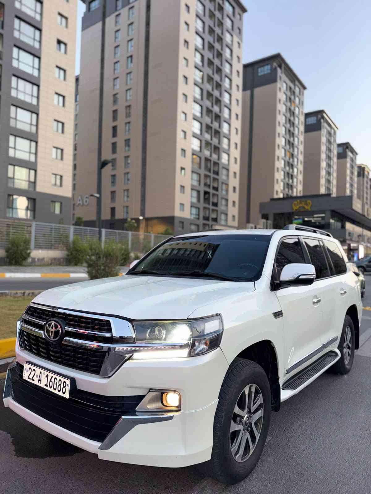 لاندكروز VXR ٢٠١٦ مواصفات خليجي 
ماشيه ١٣٠ الف 
رقم هاتف***********
