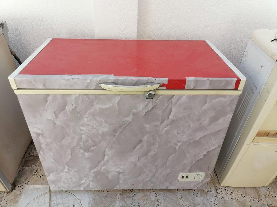 مجمده نظيفه للبيع نقصهه غاز سعرهه ٦٠شغاله بس عوزهه غاز للاستفسار ***********
