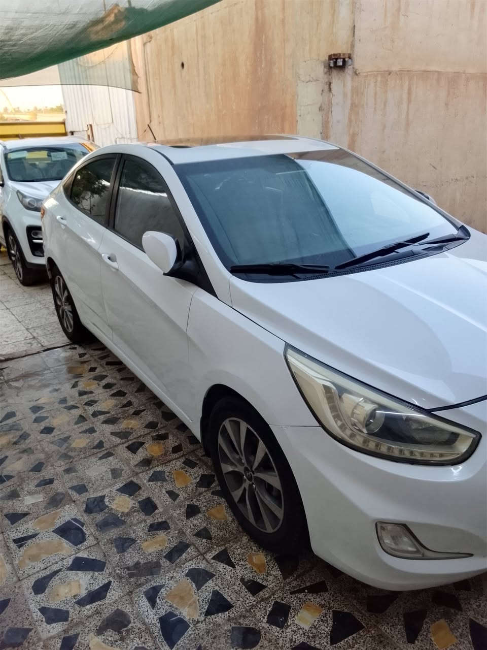 سلام عليكم اكسنت موديل 16 سياره بيه جاملغ الخلفي صبغ ورصعات بيه بلباب الباقي كفاله عامه كير مكينه حداديه تبريد سياره جديده السعر 90وبيه مجال قليل المكان ميسان الاستفسار الاتصال ***********
