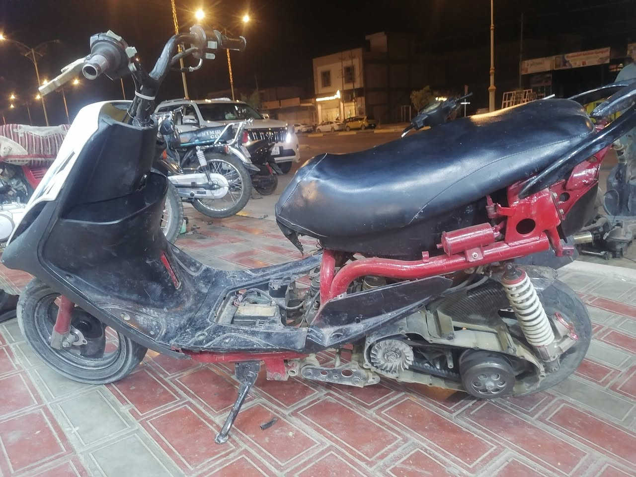 ماكس عدلة • ٤٩ • نكرة