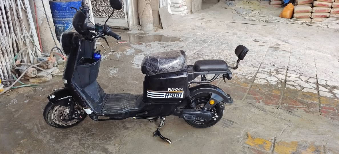 ار 900 دراجه شحن خمسه بطاريات للبيع بحي العامل بسبعه نسيان سعر 550 بيها مجال ***********بيه وتساب

