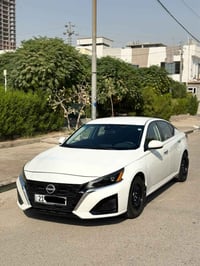 🚘 NISSAN ALTIMA S 2023  ✨ یەک پارچە صبوغ 🔹 ٢ ش كليره  🔹 بێ داخڵی 🔹 ئار...