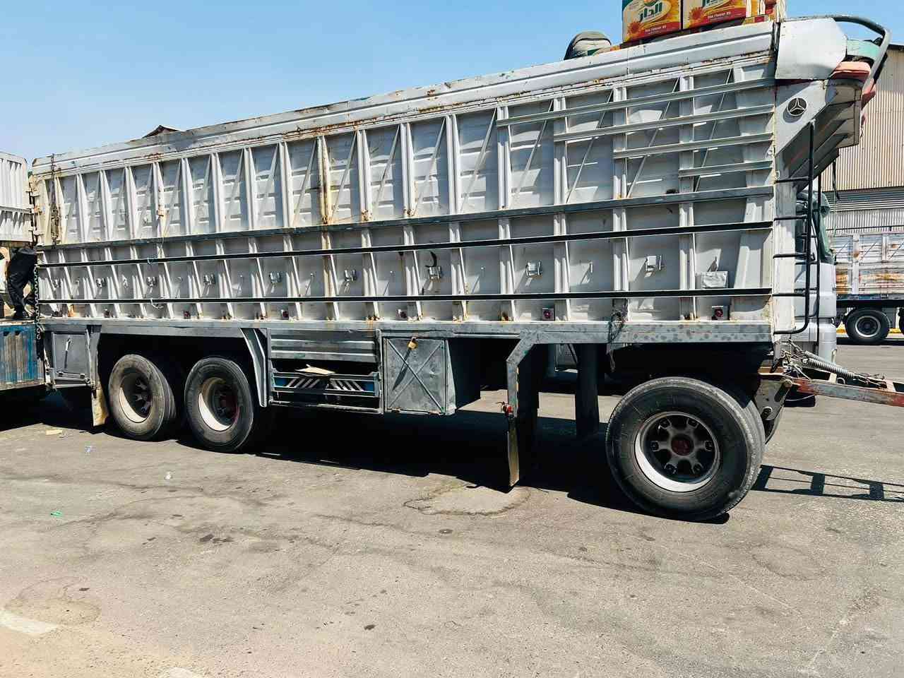 مقطوره البيع طول 8,50رتفاع 2, هذا رقم ***********
