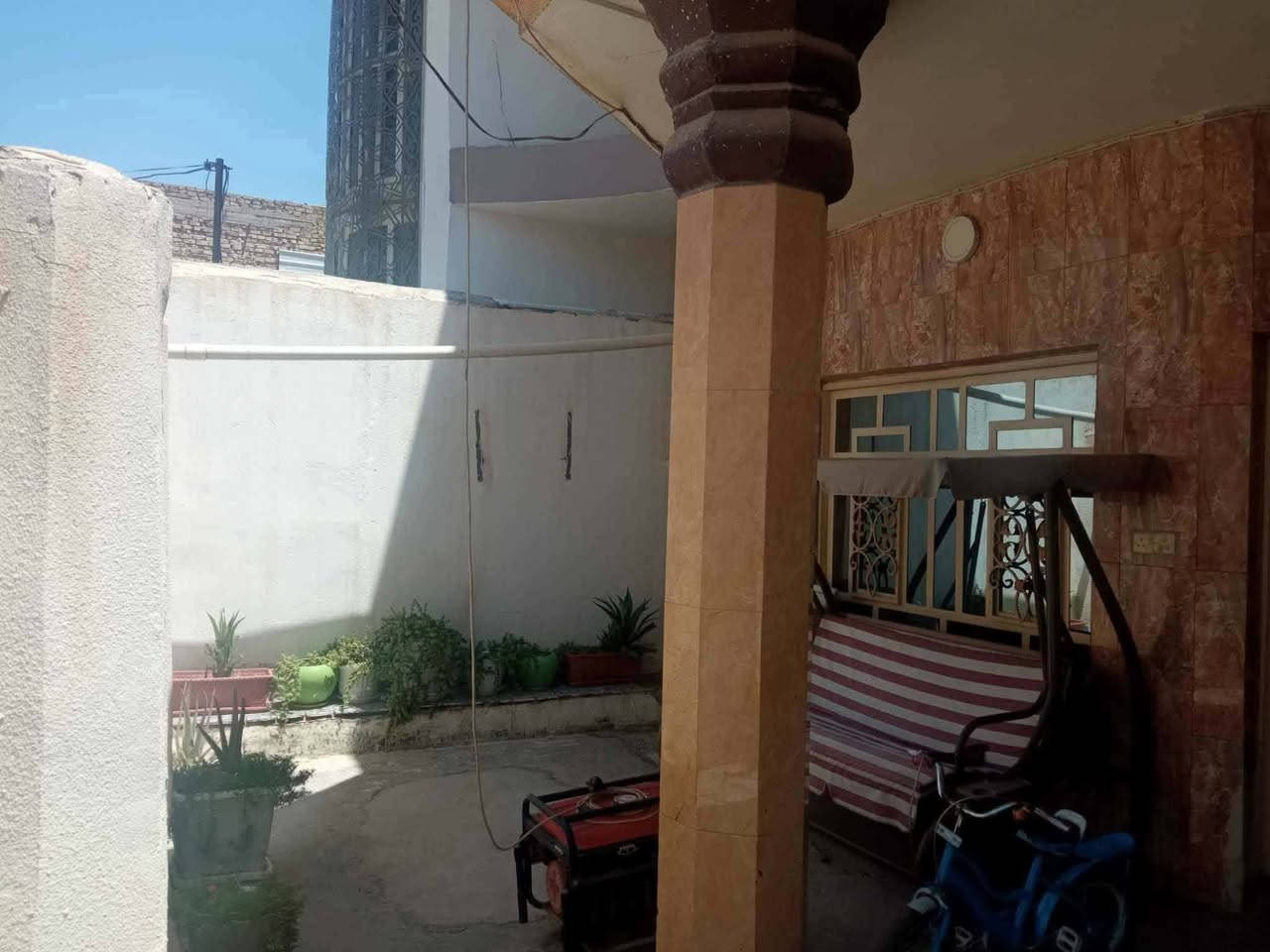 دار للبيع طابو زراعي سند 25 الموقع حي الصحه خلف المسبح الأولمبي المساحه ١٦٥ متر طابقين الاول هول صاله مطبخ غرفه نوم مجمع صحيات كراج سياره الطابق الثاني ٢غرف نوم صحيات للاستفسار مكتب النبل للعقار والبناء والهندسه *********** واتساب *********** واتساب
