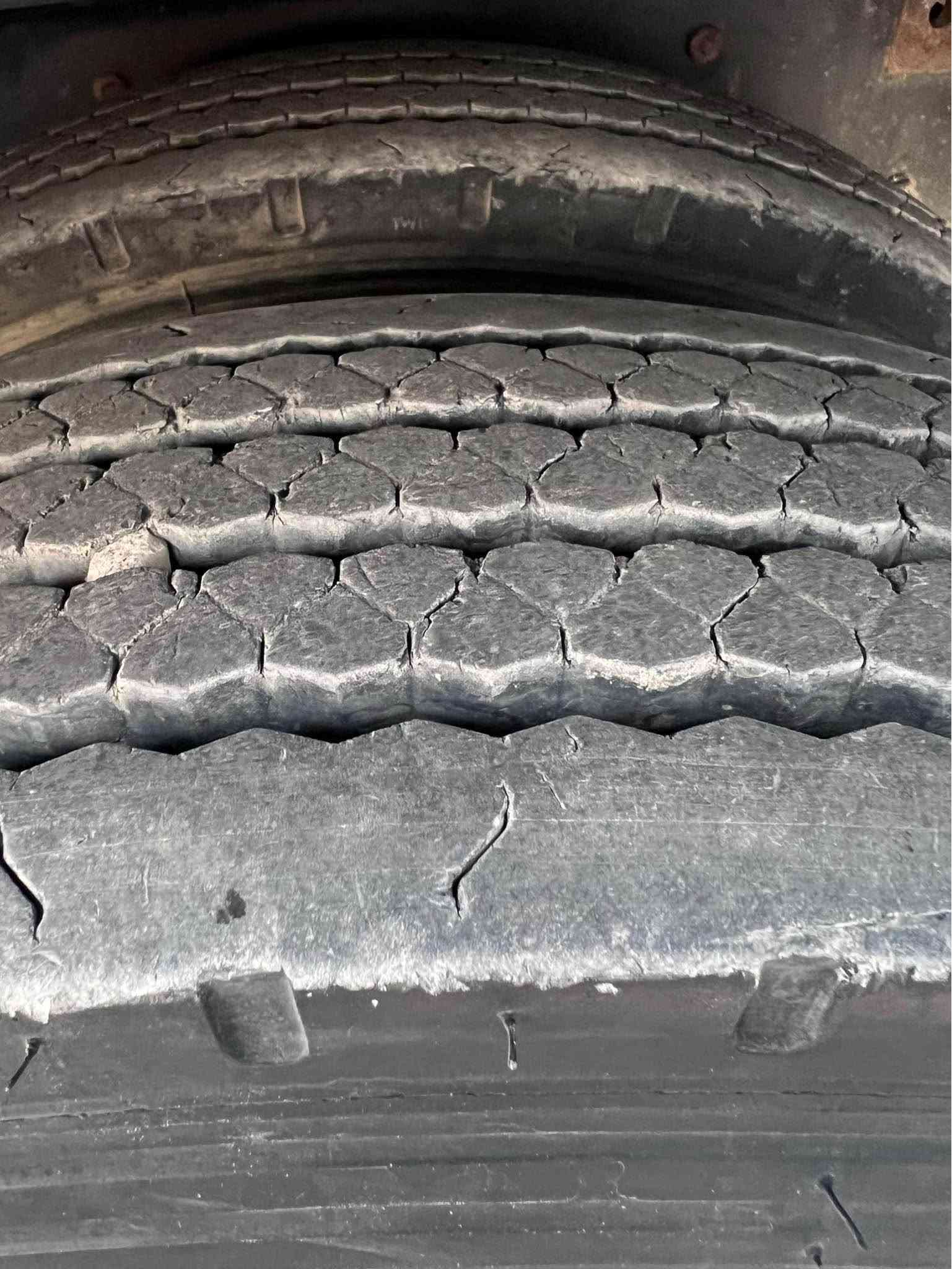 کنتر ٢٠١١ مەنفیست
گیرومەکینەئەکس شانسی بەشەرت
کەلە بجوک بودی ٣٢٠ درێژە
تاقم تایەی تازەیە
مەکینەی گەورەیە ١٠٤
دەحمی نیە
زم ***********
*********** السليمانية, العراق
