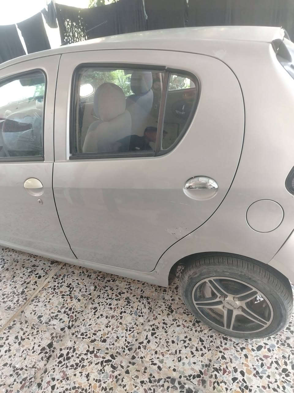 جيلي باندا ٢٠١٢
بغداد
هزه بعدهه ما منتهيه
تبريد شغال خير من الله
كير ميكانيك مو كهرباء
السعر ٤٣
***********

