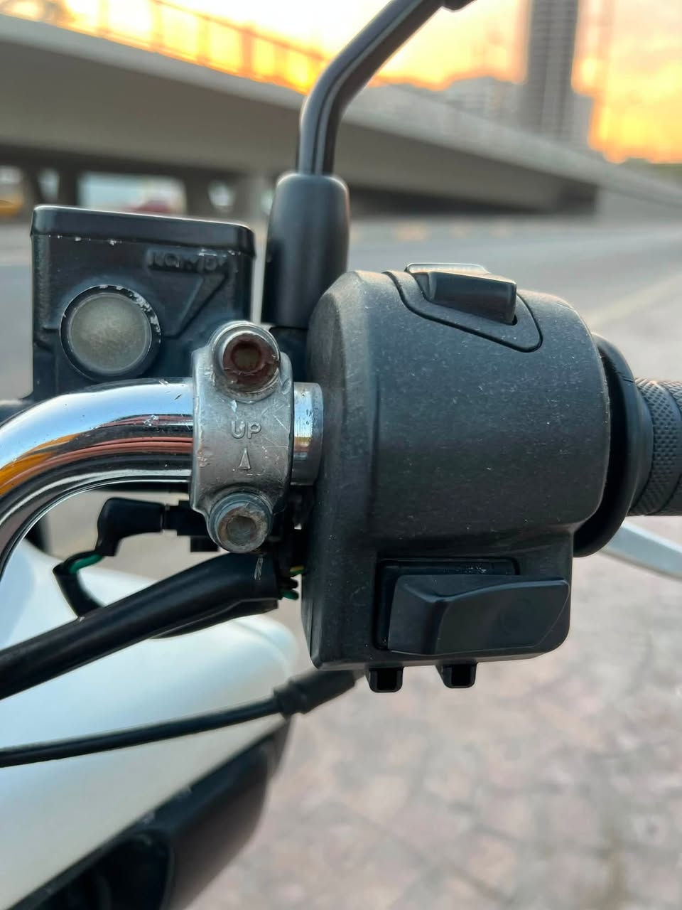 دراجه pcx  جيل اول مكينه  125
ماشيه (36) الف 
  دراجة  كلها ابلاديه شرط النضافه دراجهة مال رمبه المديل 2016 ماخذها رمبه  يعني مو مال شارع دراجه 
حساس ازدحام سويجات ٢ الدراجه كفاله عامه الدراجه على ايدي شوفت عينك ياباني الاصليJF جديده مكاني 
بغداد  المنصور اي استفسار 
هاذ رقم مابيه وتساب 
***********

