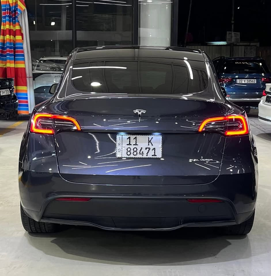 TESLA MODEL Y 
DUAL MOTOR LONG RANGE 2023
تسلا واي لونك رينج دبل ماطور 
ماشيه :73 كيلو 
كامرات 360 
اوتو بايلوت 
حساسات 360 
معروفه مواصفاته
بدون صبغ ( باب خلفي مبدل اصلي نفس اللون)

السعر 21،500$ وبيه مجال 
وبيه مجال بسيط 
***********
***********
