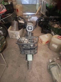 سكوتر • بدون بطاريات • دواسه