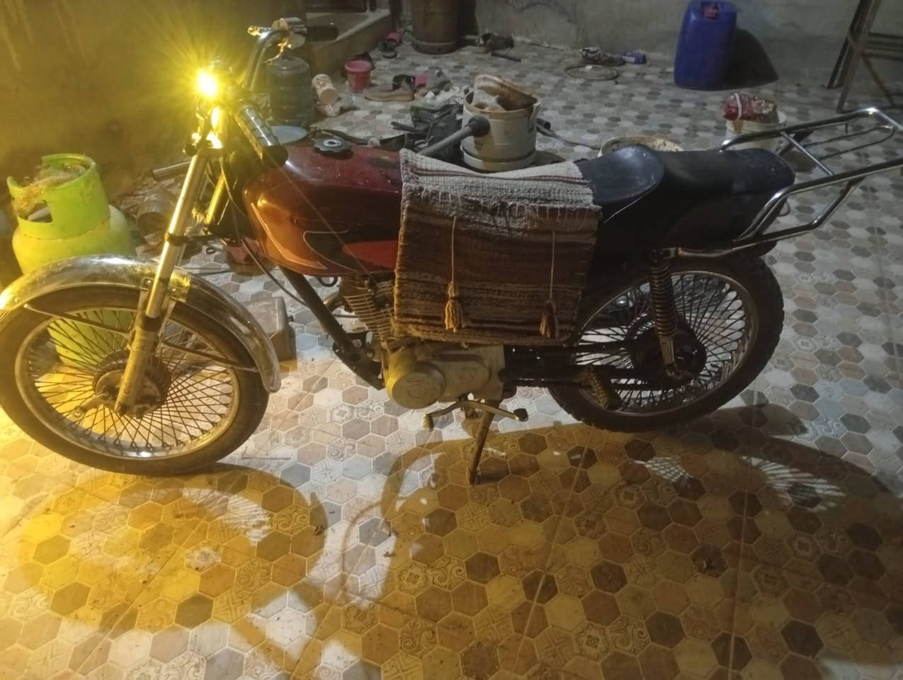 للبيع نضيف مال شغل أسعر ٢٥٠قفل ربع ما ينزل
