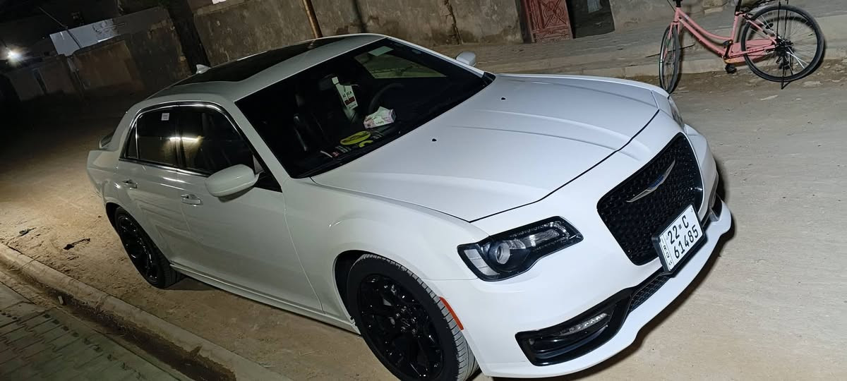 كرايسلر C300 • موديل 18 • مجال بسيط
