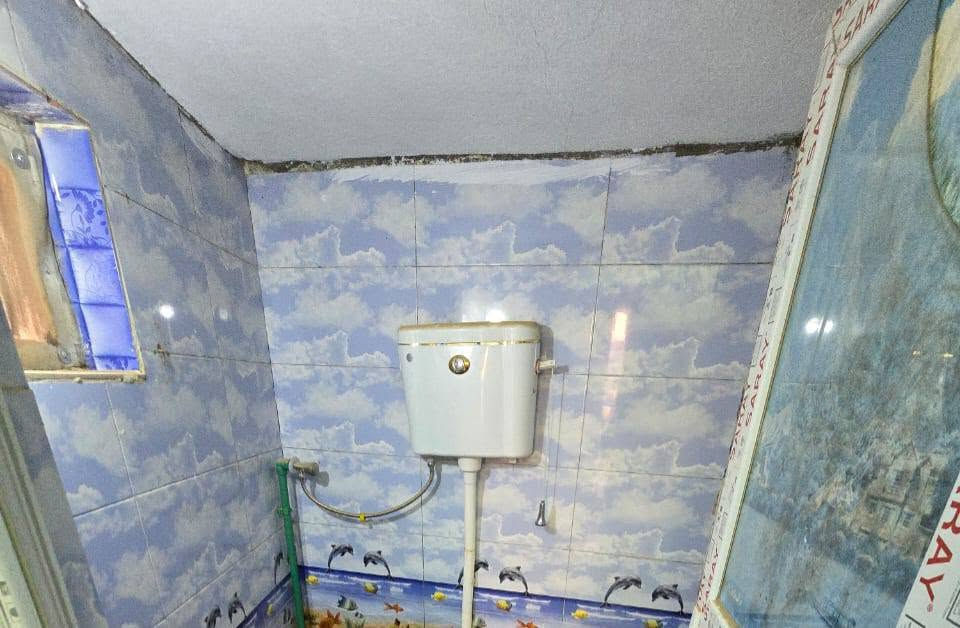 بيت مبادرة ، ١٠٠م مسلح ،  استقبال ، غرفة نوم صالة كبيره مطبخ ، بيتونه ، سطح ، صحيات ٢ ، حي الزهراء  خلف مضيف الرواجح . 
السعر ٦٠ مليون ، وقرض المصرف العقاري يبقه علي جاي يستقطعون من راتبي 
***********
