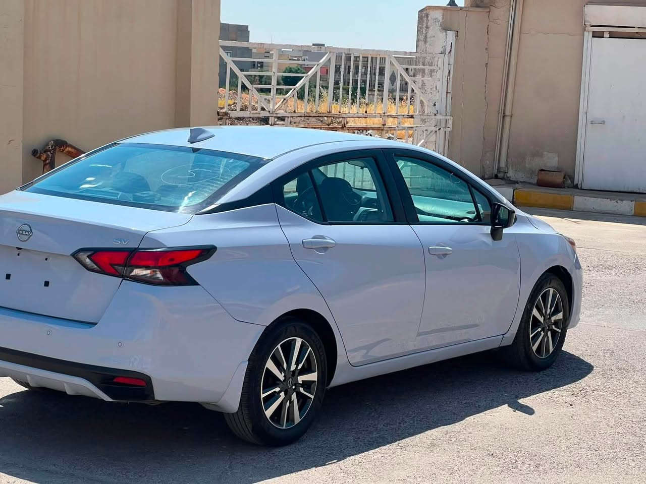 نيسان فيرسا  SV
موديل 2024
ضررها : 2 جملغ 1 باب( صبغ )
ايرباكات سليمة ( شركة ) ✅
رادار و حجر بيئة وتبريد وگئر ومحرك كلها بشرط شركة✔️

موصفاته SV
بصمه
ويل كب كروم
شاشة عطلات
نقطة العمياء
تحديد سرعه
ردار
تحديد سرعه
نظام eco
نظام سبورت

العنوان : اربيل شارع 100 ( معرض اربيل كارس )
سعرها 103 ورقة 
بدون رقم تترقم اربيل دهوك السليمانية 
للاتصال واتساب ( *********** ) ☎️📞
