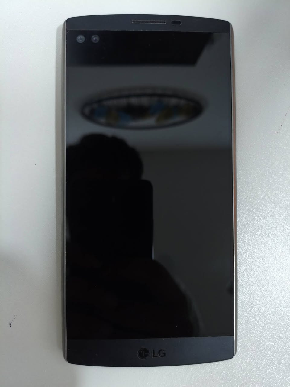 تلفون LG V10
السعر 50 وبي مجال 
ذاكرة64
الجهاز فول نظافة 
شغال مابي اي مشكلة 
نقص بطارية فقط يشتغل دقيقتين ويطفة بطاريته منتهية 
عنواني حلة مركز
***********
