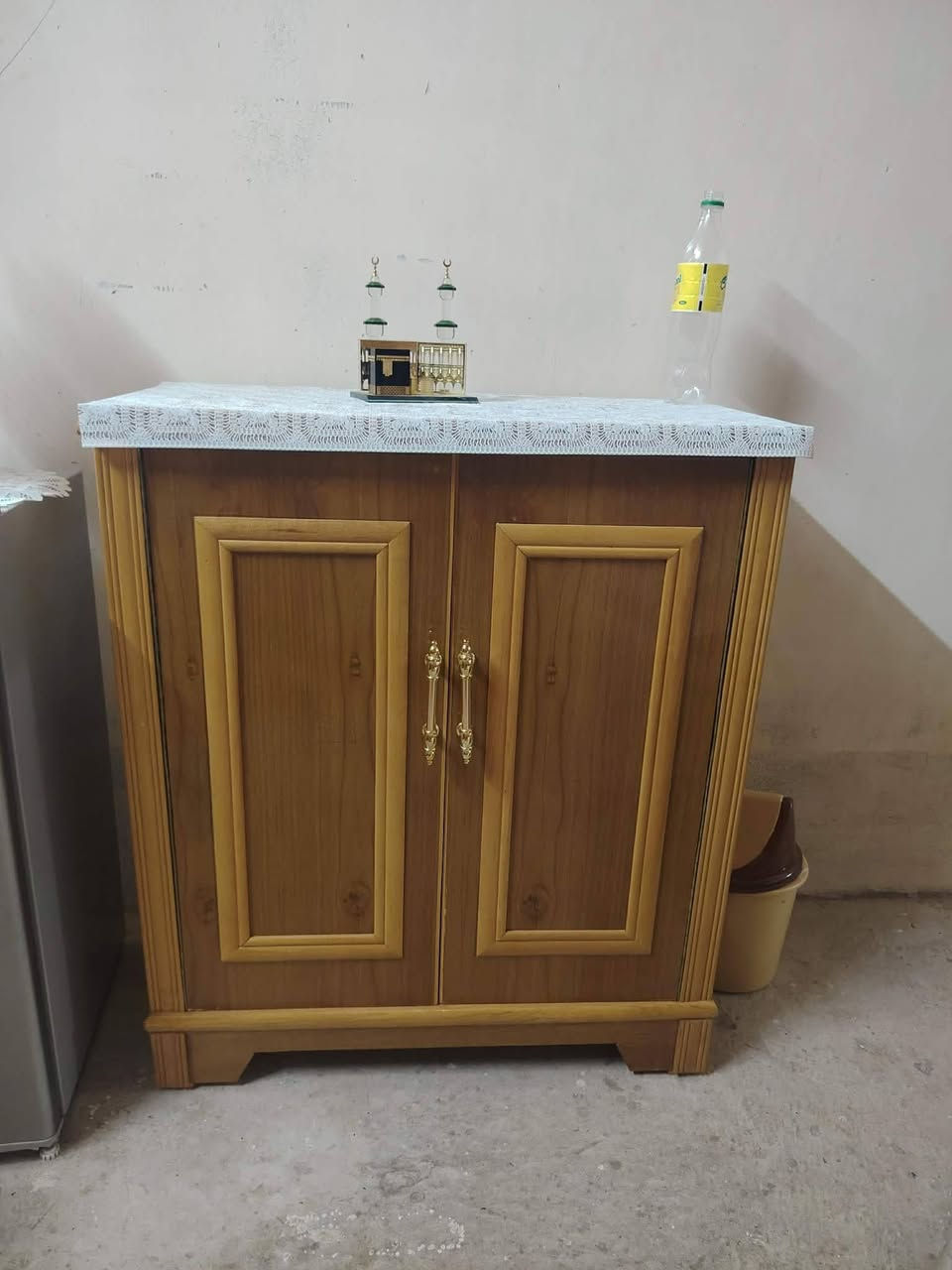 غرفه خشاب جديده صارلها شهر من فصلتها خدش مابيها
سعر مليون و600 
استفسار ***********

