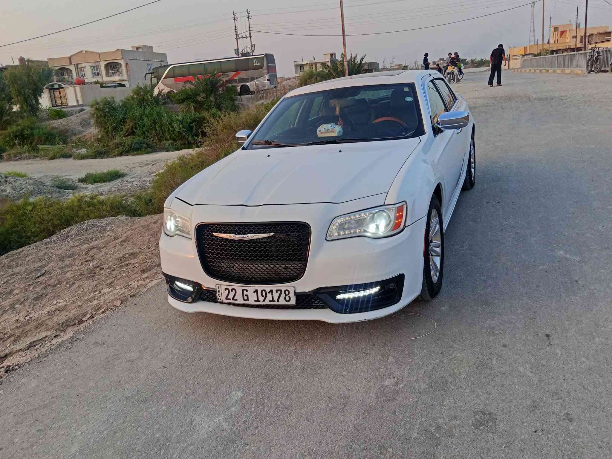 سلام وعليكم
وباما 14 وارد كندي ضربه بنيد وجماغ تبديل نفس الون ولباب بي شويه ضبغ سياره حلوه نضيفه بني رومه فتحتين تفه بل كشنات سياره مال بيت السعر 170 وببه مجال 
*********** بصره قضاء المدينه
