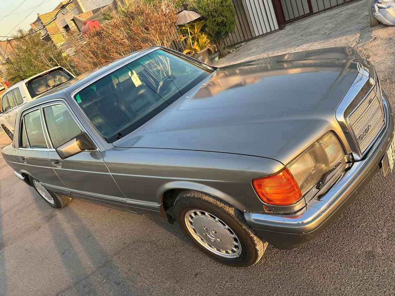 السلام عليكم
للبيع مارسيدس جامبو 
موديل 1990 
مكينه 300 عنكبوت (مكفولة)
جام كهرباء 
السياره بلاديه يحتاج الها ترتيب بسيط
غرفتها نضافتها 70‎%‎

باتري جديد 
منضومة زنون جديدة
منضومة بانزين جديدة 
السياره مصبوغة عام بدون حادث
رقم بغداد دولي جديد تحويل ثاني يوم 
مكاني بغداد العطيفية 
السعر 54 وبيها مجال 
للاستفسار
***********
