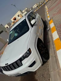 جراند شيروكي • ٢٠٢٢ • ٨٠٠٠٠ ميل