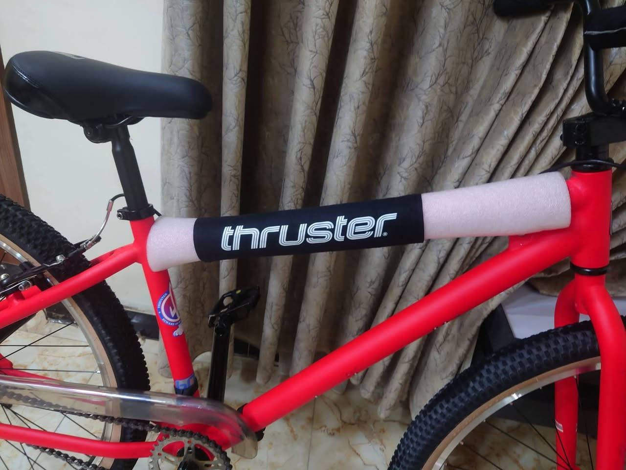 سلام عليكم بايك اوربي  ماركه THRUSTER للبيع 
بطيخه اصليه ام الصوت 
المنيوم وزن خفيف 
تايرات اصليه ما ممسوحات 
بي ستانت وحمالات 
بريك خلفي ماركه 
حجم 27.5 
البايك نضيف جدا 
اخذته ب240 
السعر150 بي مجال بسيط 
للاستفسار *********** غير متواجد خاص
العنوان بغداد حي الجهاد
