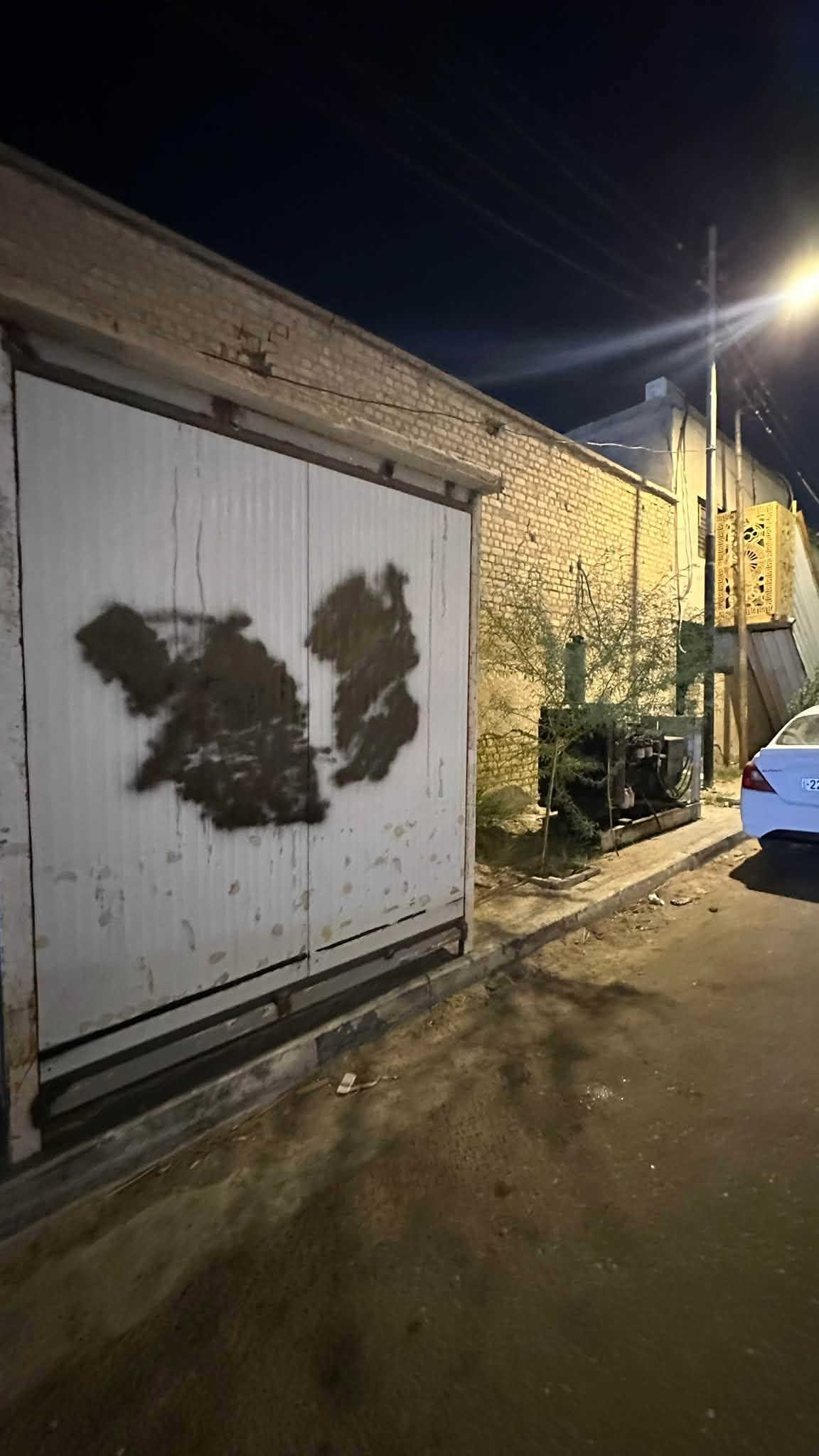 السلام وعليكم مولدة للبيع بيركنز ١١٠ كيفي مولدة حلوى وبيه شوية تبخير + وياها كرفان سيطرة لان جانت مال خطوط ونظام كابينات + وياها ثلاث كابينات للاستفسار الاتصال على هاذا الرقم *********** الموقع البصرة الجبيلة
