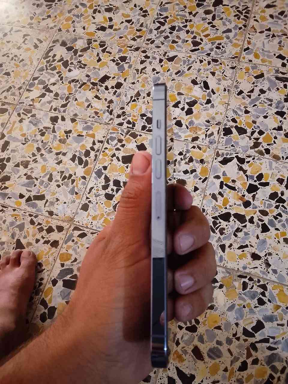 السلام عليكم
ايفون 13 برو ماكس
بطاريه85🔋
الجهاز امريكي
ذاكره 256
جهاز نضيف شرط عل الفحص
السعر خاص 
الاتصال ***********
العنوان الصويره طريق المطار
