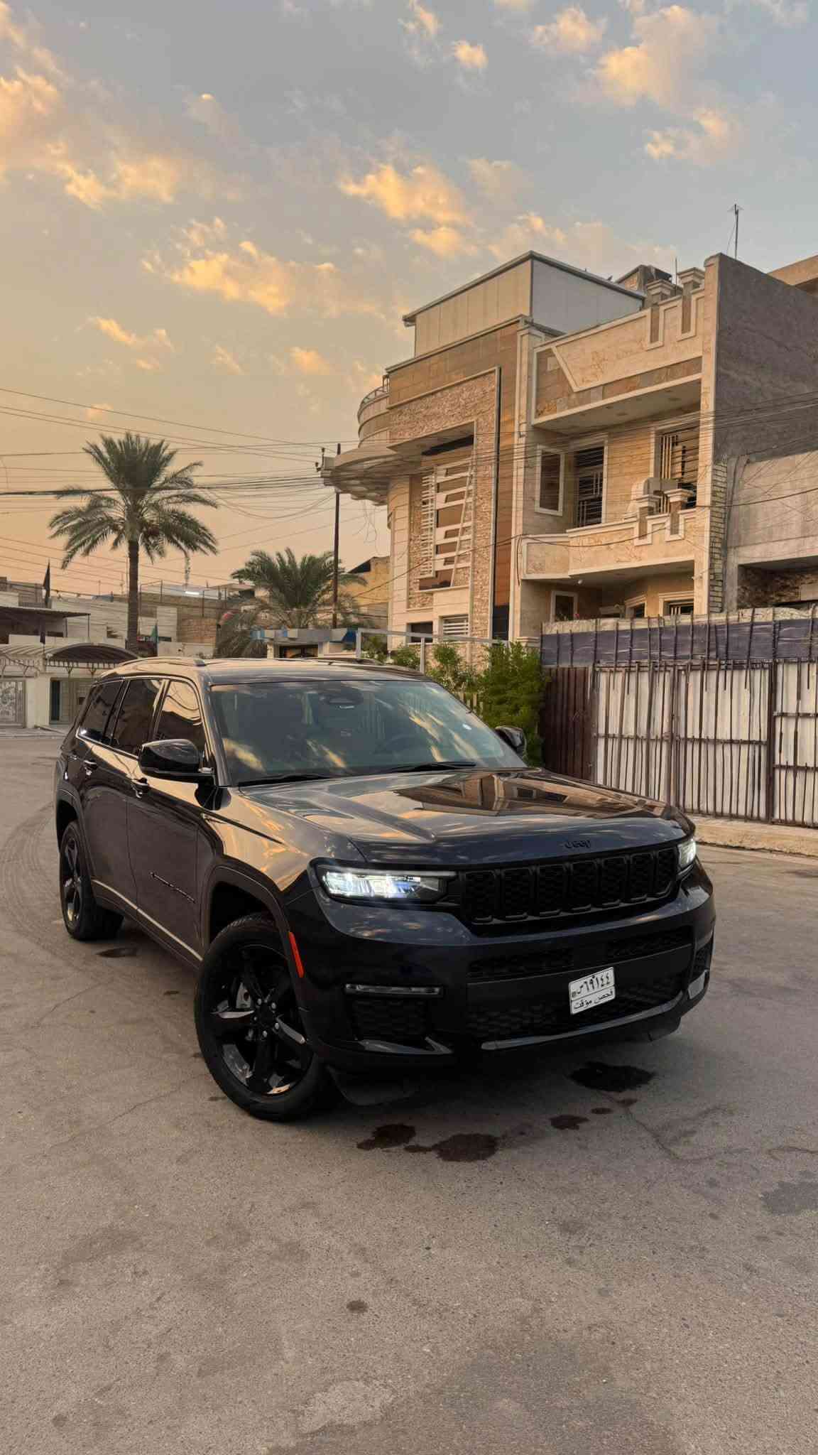 سلام عليكم جيب وارد امريكي كفاله عامه من الصبغ و الضربه امبدله فقط دعاميه خلفيه فقط  موديل 2024 فول مواصفات ماعدا الفتحه سبعه راكب سياره كفاله عامه كير و مكينه سياره شهداء داخله و مرقمه بغداد السعر 270 وبيها مجال بسيط مكاني بغداد حي اور الرقم ***********
