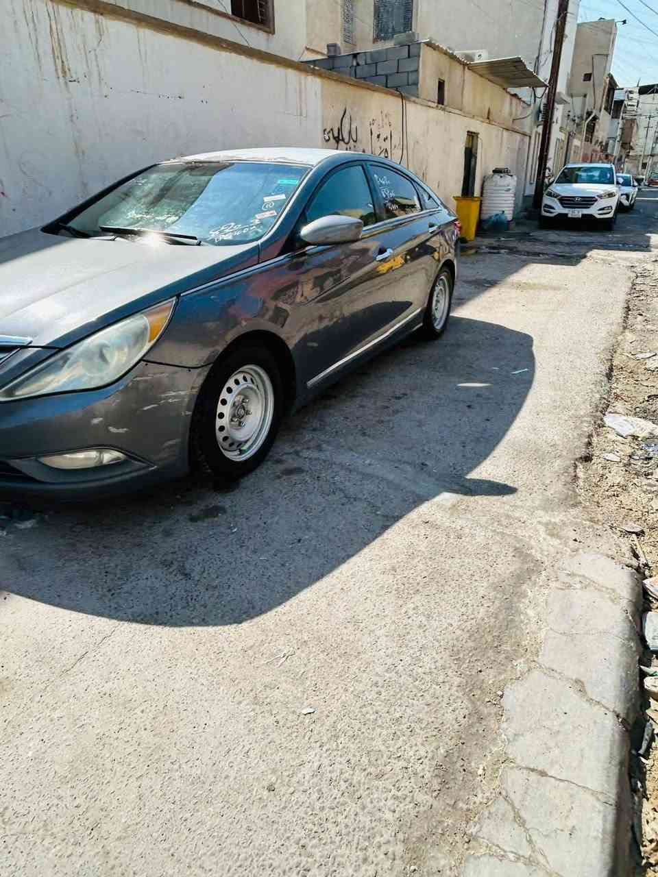 سوناتا. موديل 12 وارد امريكي ضربه مرفق بلصور
راعيه بالبصره  تحويل بصره  هنا 
 سياره بعدهي الهزه ما منتهيه 
سياره فول موصفات عدا  التنته بصمه  تشغيل وابواب تحكم ستيرن شفتات 
سياره توني نافض حداده  مكينه كير تبريد.  💯 
  شاشه بلاد. 
تخم تاير ورنك جدد
 سياره مابيه ضربه ما عدا مال امريكا. وبيه بابين صبغ وبنيد سبب جراد 
والباقي  مكفوله 
مكاني البصره الجزائر   فقط وتساب. بي***********
