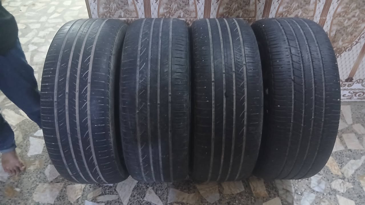 ويل كب واحد فقط  تلكراف مال هونداي بلاسايد وتخم تاير مستعمل حجم 20-50-245.           السعر 350 الف دينار عراقي.   وبيهن مجال.    ***********
