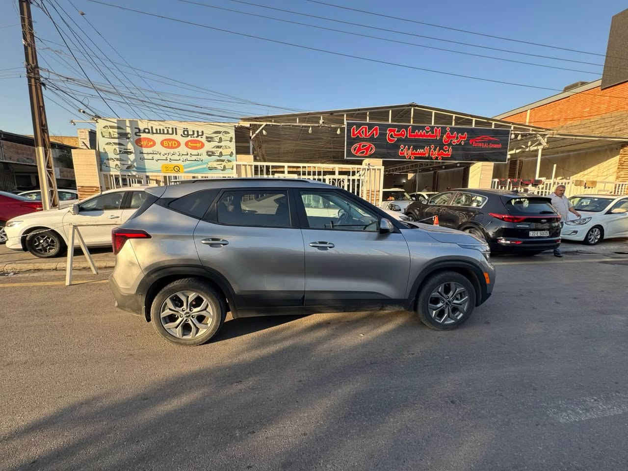 كيا سليتوس ٢٠٢٤ ماشية ١٧ ميل فول مواصفات عدا الفتحة والبصمة مرقم بغداد محرك ٢٠٠٠ دوش
رادار ٣٦٠ درجة
توقف ذاتي
كشنات تدفئة تبريد
٣ انظمة قيادة
وبيه بعد مواصفات 
مانع اصطدام 
سنوية ٢٠٢٦ هزة جديدة 
حادثه باب الجنطة مصبوغ بدون فتح دعامية ليبل واحد 
السعر ١٧٥ وبيه مجال بسيط ***********
