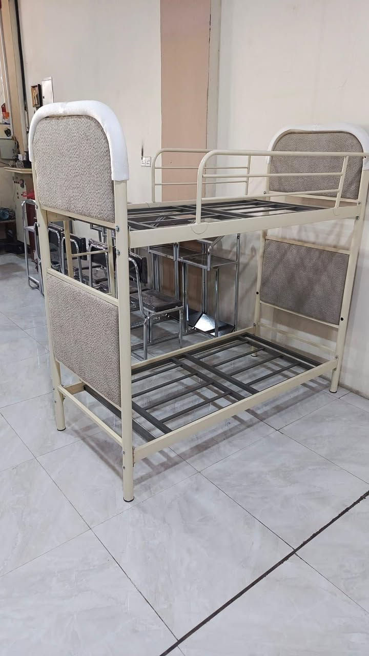 سرير طفل طابقين حديد قويه جدا
درجة اولى يتحمل وزن ثقيل قياس ١٦٠ في ٧٠ 
كل هذا بسعر الجملة وبلاش ١٧٠ الف 
للحجز والاستفسار مرسلة الصفحة او عل واتساب *********** كربلاء, العراق
