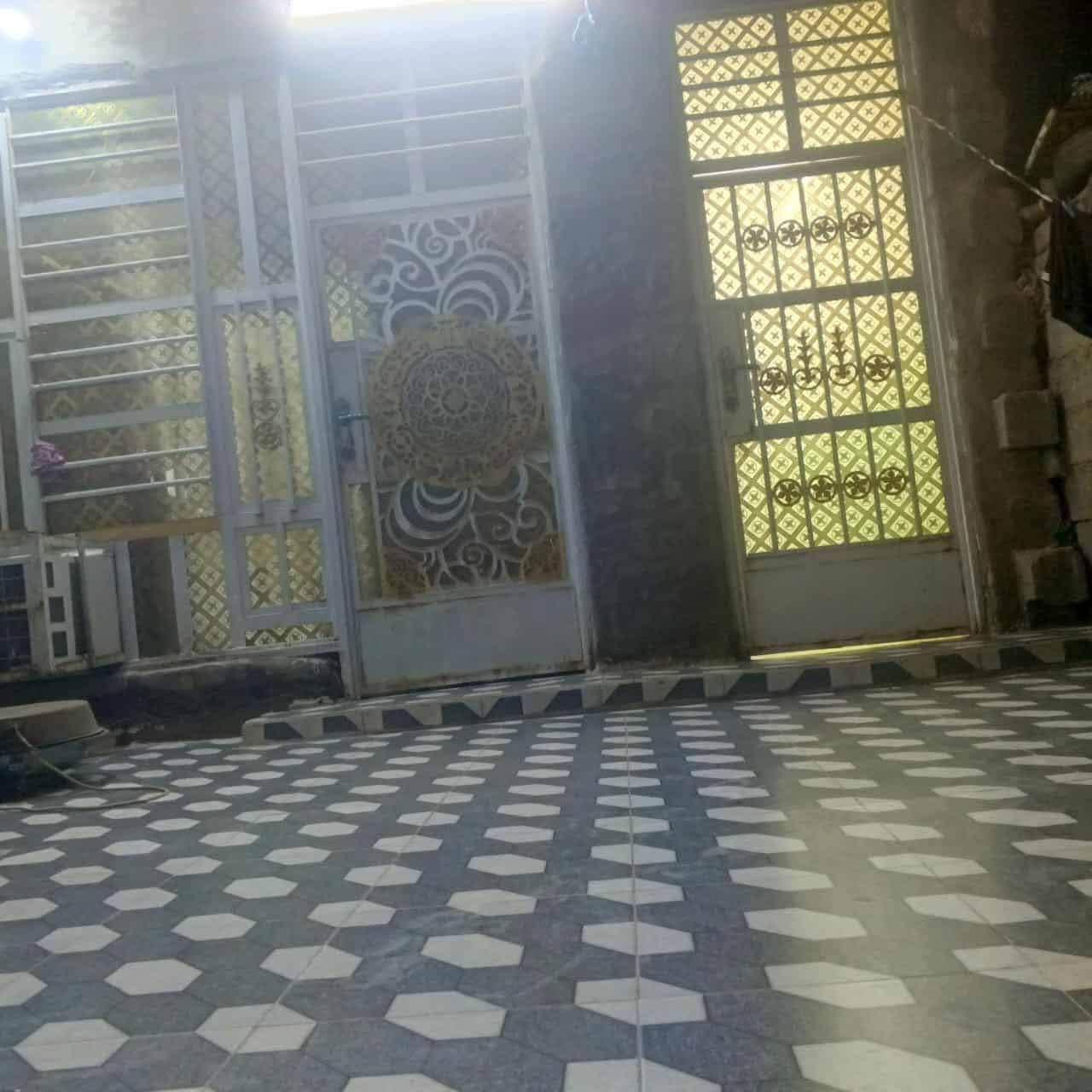 السلام عليكم بيت للبيع مساحه 100متر المكان دوانم خلف اسواق سراي متواجد خاص وهذا رقمي ***********
