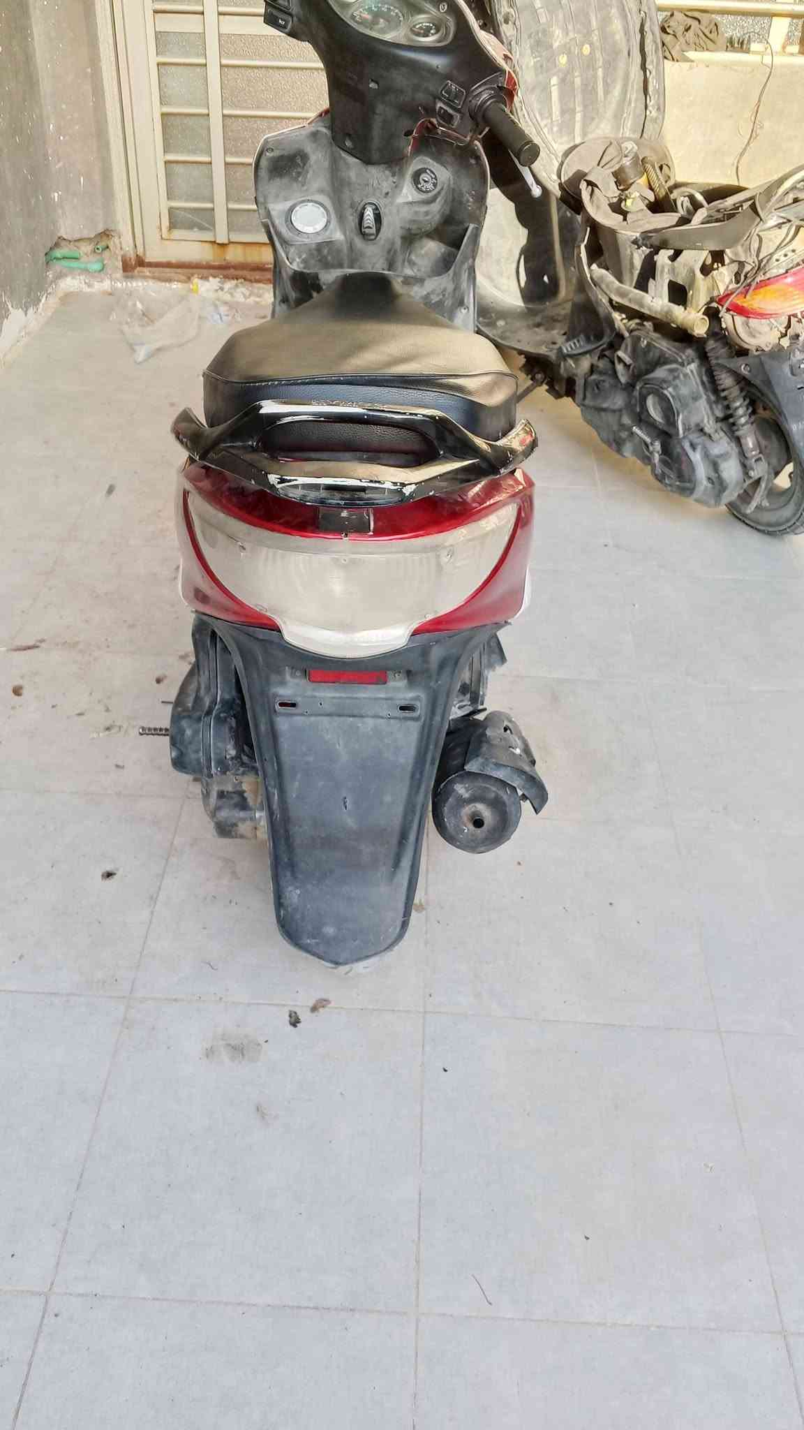 السلام عليكم كامكو G4 للبيع
سعر 325 بيه مجال محرك مفتوح 
تفاصيل الدراجه اتصل على الرقم 
*********** بي واساب

