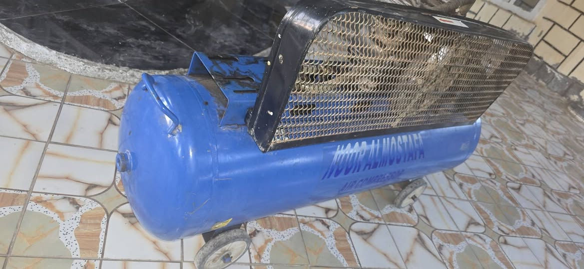 كنبريسر للبيع حجم ٢٠٠ عل فحص صناعه تركي كهرباء سنكل الشراي يجي خاص او ينتصل عله الرقم ***********العنوان حله السعر ٣٥٠
