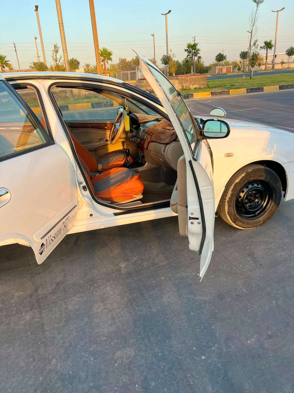 نيسان سني 2007لون ابيض ثلجي محرك اسود 1800وكير عادي وتبريد ثلاجه 🥶 وتدفأئه كله شغال رقم بغداد دولي بسمي   بيه 3قطع صبغ بدون دواخل جاملغ امامي وبنيد وجنطه صبغ بدون دواخل جام كهربأئي السعر 75وبيهه مجال مكاني الانبارالكرمه ***********

