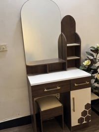 ميز تواليت • نضيف جداً • توصيل كل المحافظات