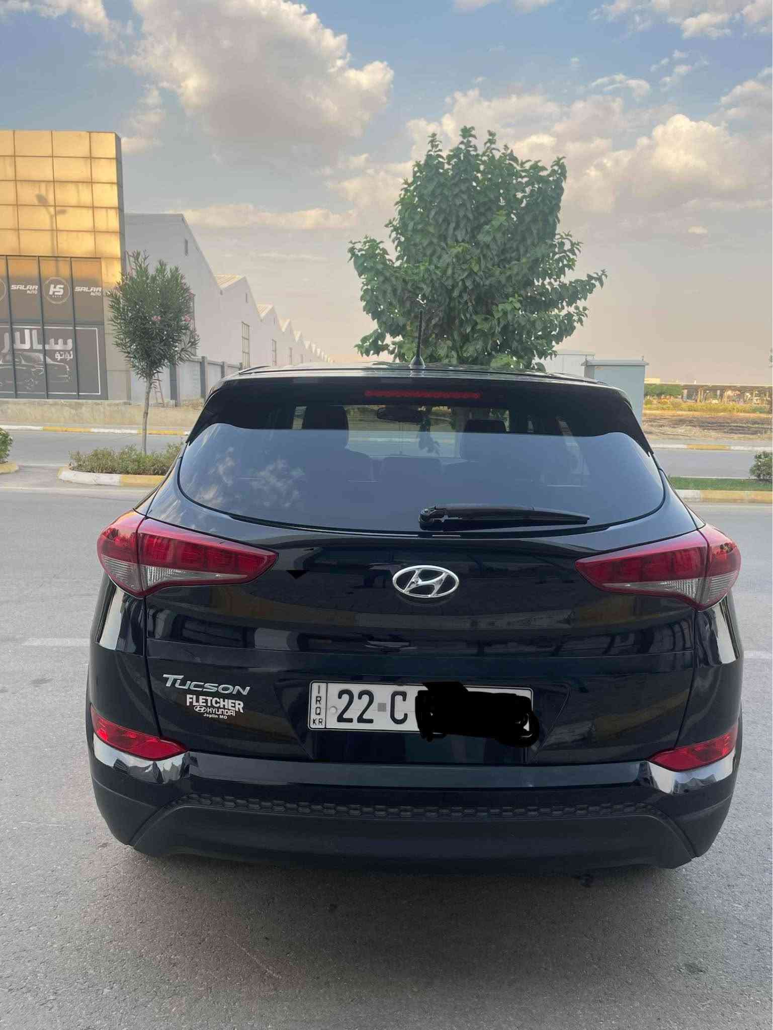 بۆ فرۆشتن و گۆڕینەوە
مواسەفات ئەمریکی ٢ پارچەی بۆیاخە بێ ناوگرتن 
هیچ مەسرەفێکی نییە کاڵ بونەوەی نییە 
جام کارەبا ئاوێنە کارەبا تراکشن مۆدی هاتنە خوار شاشە لەمس کامێرە بلاجیکتۆر تەبرید سوکان ڤۆلیۆم تەحدید سورعە بلوتوز AUX usb
گێر تۆتۆماتیک و عادی ٦ گێڕ
مەکینە ٢٠ نەکراوەتەوە 
٩٦٠٠٠ مل ڕۆیشتووە
هەموو سێرڤزێکی تازە بۆکراوە
سەنەوی تازەیە تا ٢٠٢٩
بەشەرتی تەحویل و غرامە
نرخی ١٥٥ گەڵاو مەجال 
سلێمانی (***********) السليمانية, العراق
