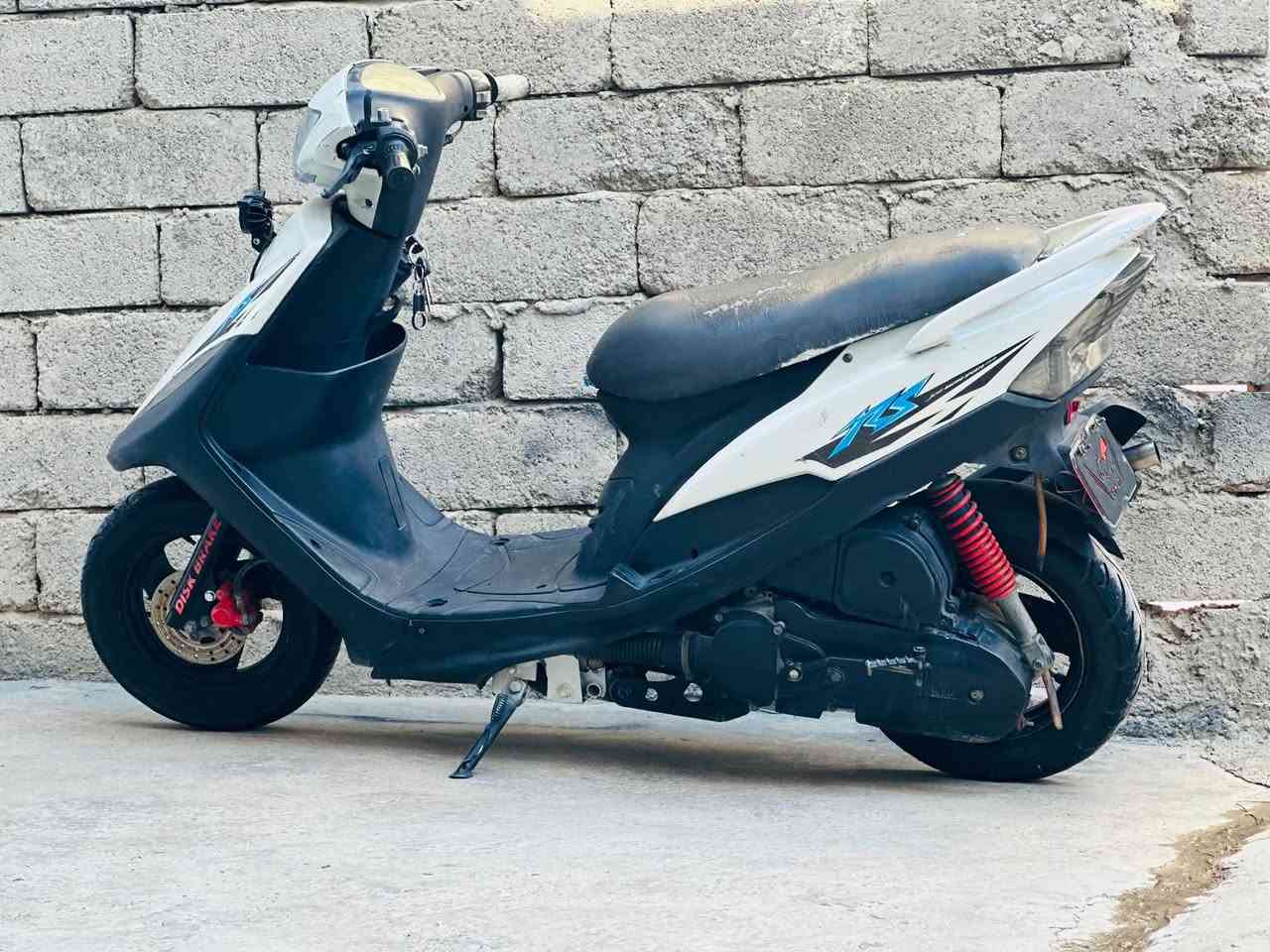 سلام عليكم دراجه ماكس عدله بس تدخن وما طافيه تشتغل سعرها 375 قفل الستفسار ***********
