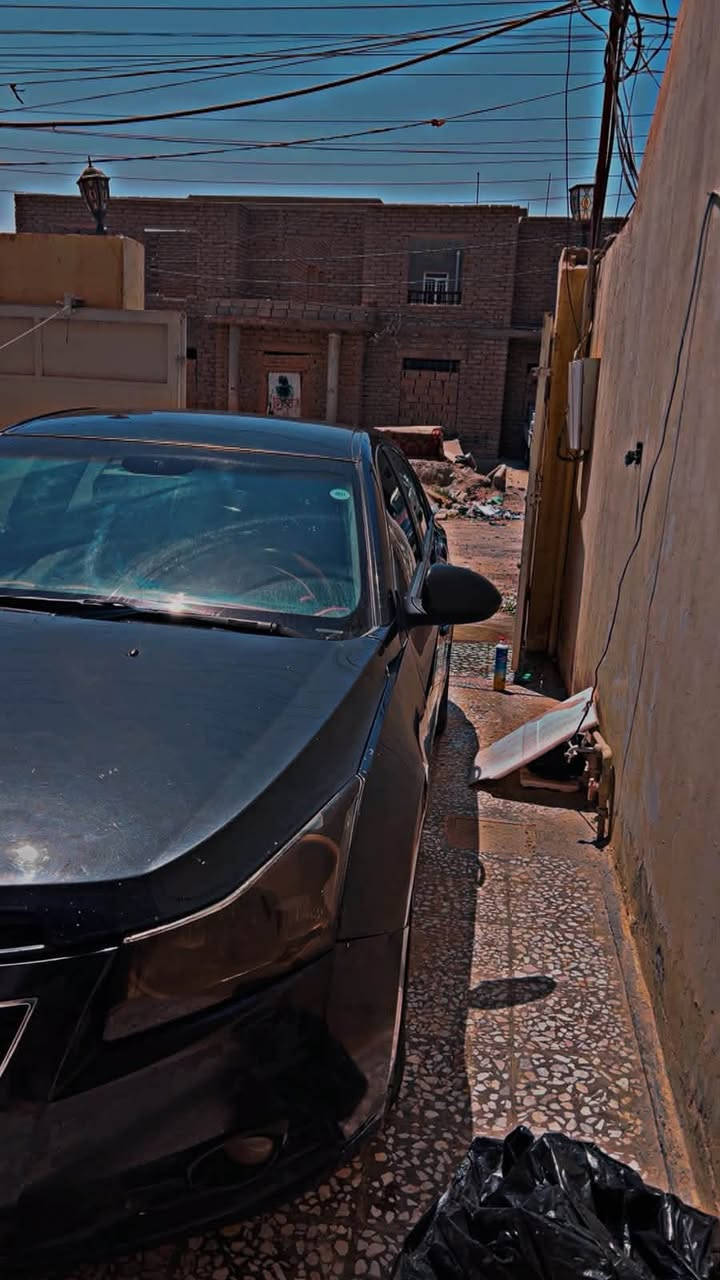 السلام عليكم شوفر كروز موديل 2012 رقم اربيل بيها قطعه ونص صبغ كير مكينه شرط صدر زين داخل نضيف كله جديد تبريد ثلج تايرات نضاف السعر 85 وبيها مجال ***********
