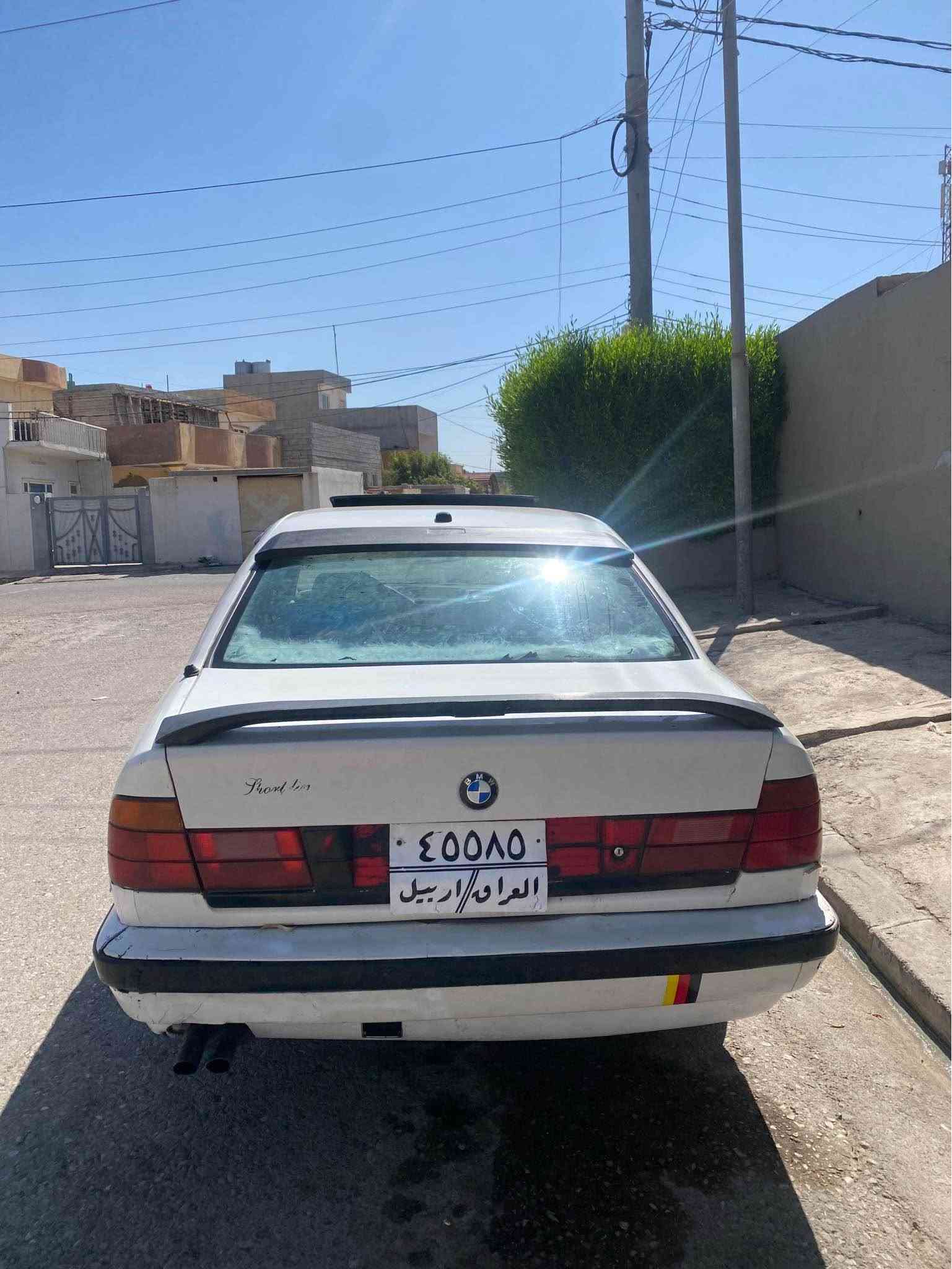 بيئم موديل1992 مة كينه 520 گيرعادي گيرومه كينه به شرته سياره ئه ولياته سنوي عسلي خوي له گه له جوار تاي نوي تازه بوبستراوه كوشن كاره بايه دوو جام كاره بايه ليداني هيج نيه براوي نيه مالي دووسته سياره سياره كه 
سعري 25 معامله گورينه وه ده كم 
رقم *********** فايبر واستاب أربيل, العراق
