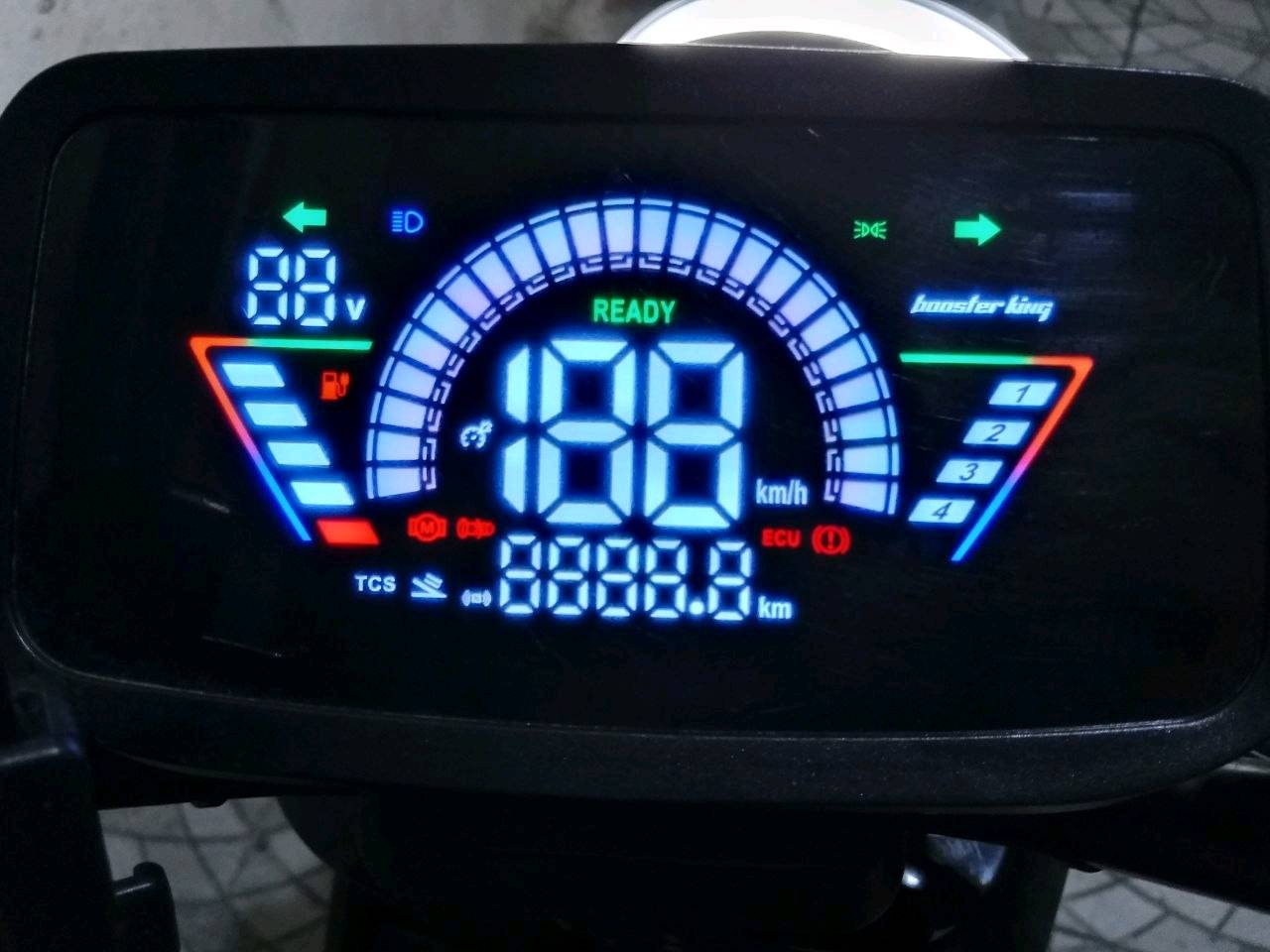 X900 • مدى ٤٥-٥٠كم • تحمل ١٥٠كغ