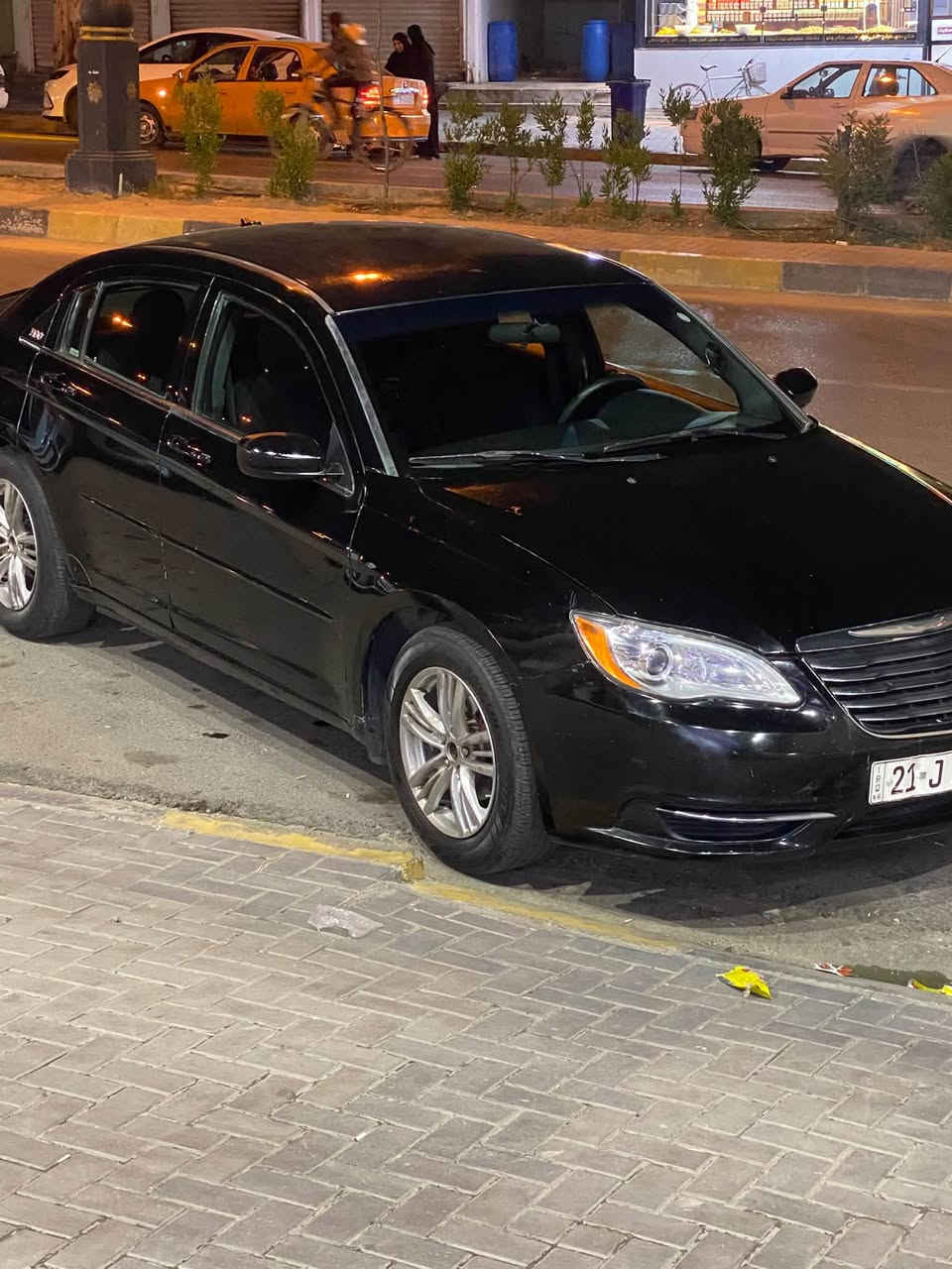 🚘 كرايسلر C200 للبيع
موديل 2012، لون أسود ⚫️

السيارة نضيفة وحالتها زينة جداً، والمحرك والكير نضاف وما بيهم مشاكل.

❄️ تبريدها ثلج ويشتغل كلش زين
📱 شاشة Apple CarPlay وتدعم الخرائط
🛞 طخم جديد
🔧 السيارة جاهزة للاستخدام وما بيها مشاكل 

ضررها: ربع جامِلَغ ورا، مصبوغ وبيه معجون، والصندوق والبوند بيهم تقحيل.

💰 السعر: 68 ورقة قفل 🔒 
📍 المكان: الموصل
ولحد يكسر بالسعر 
متواجد واتس اب 
***********

