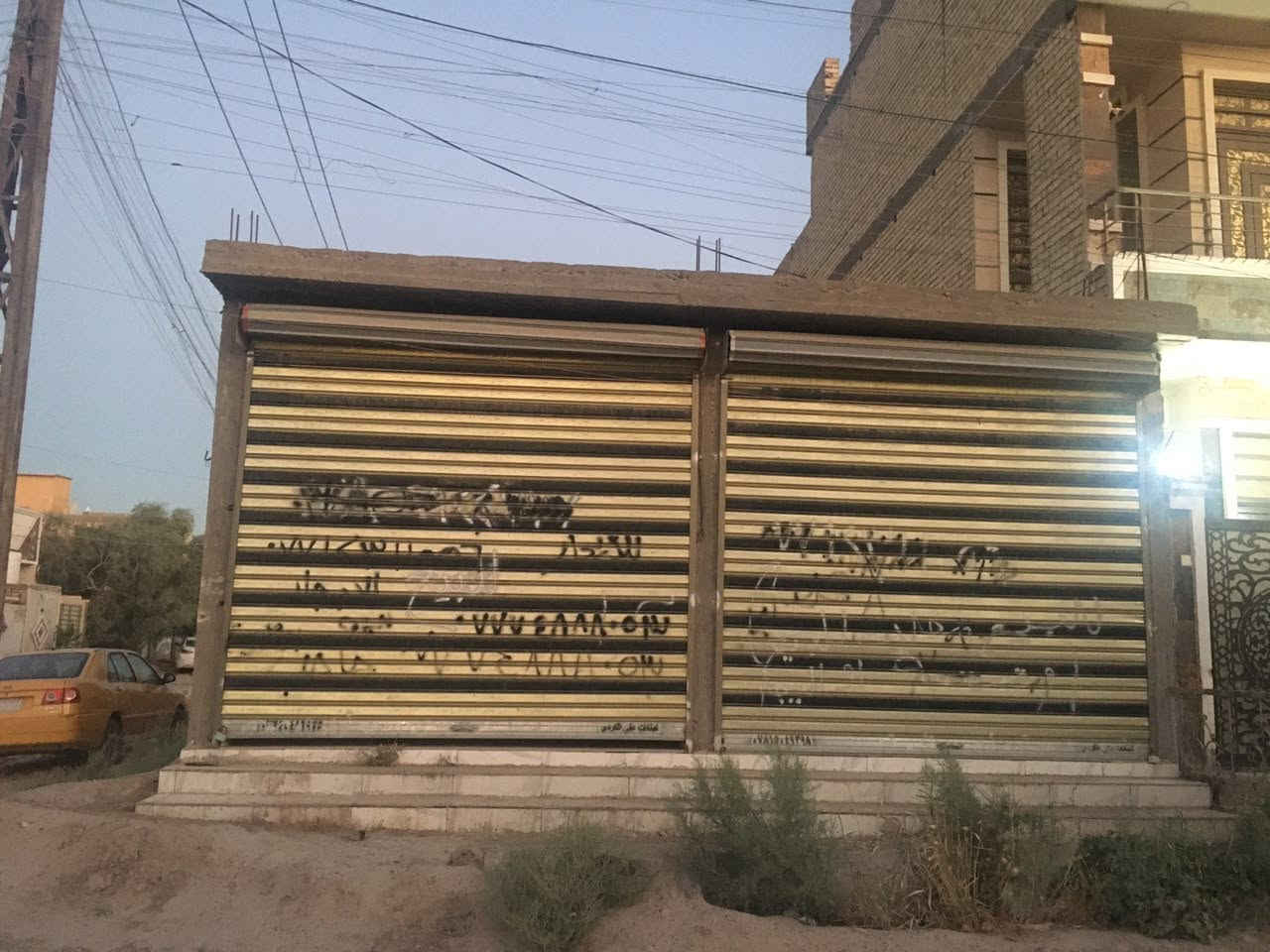 قطعة ارض للبيع مساحة ١٠٠ متر بال ١٣ مقابل المدارس،
ركن على شارع ١٥م و ١٢م، مبني بيها محلات ٢ كاملات
***********
